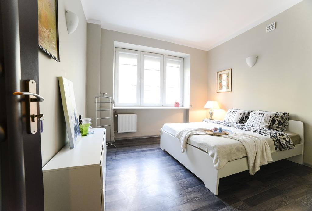 Apartment Next To Central Railway Station Varsavia Esterno foto